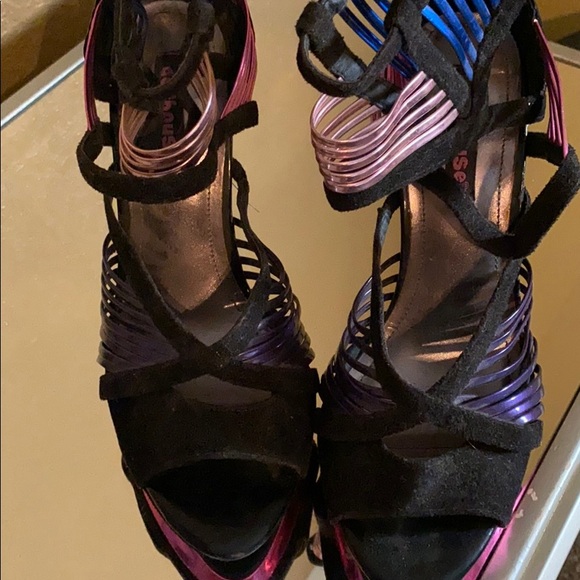 Heels - Picture 6 of 6